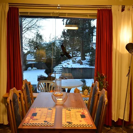 Cosy In With Balcony *